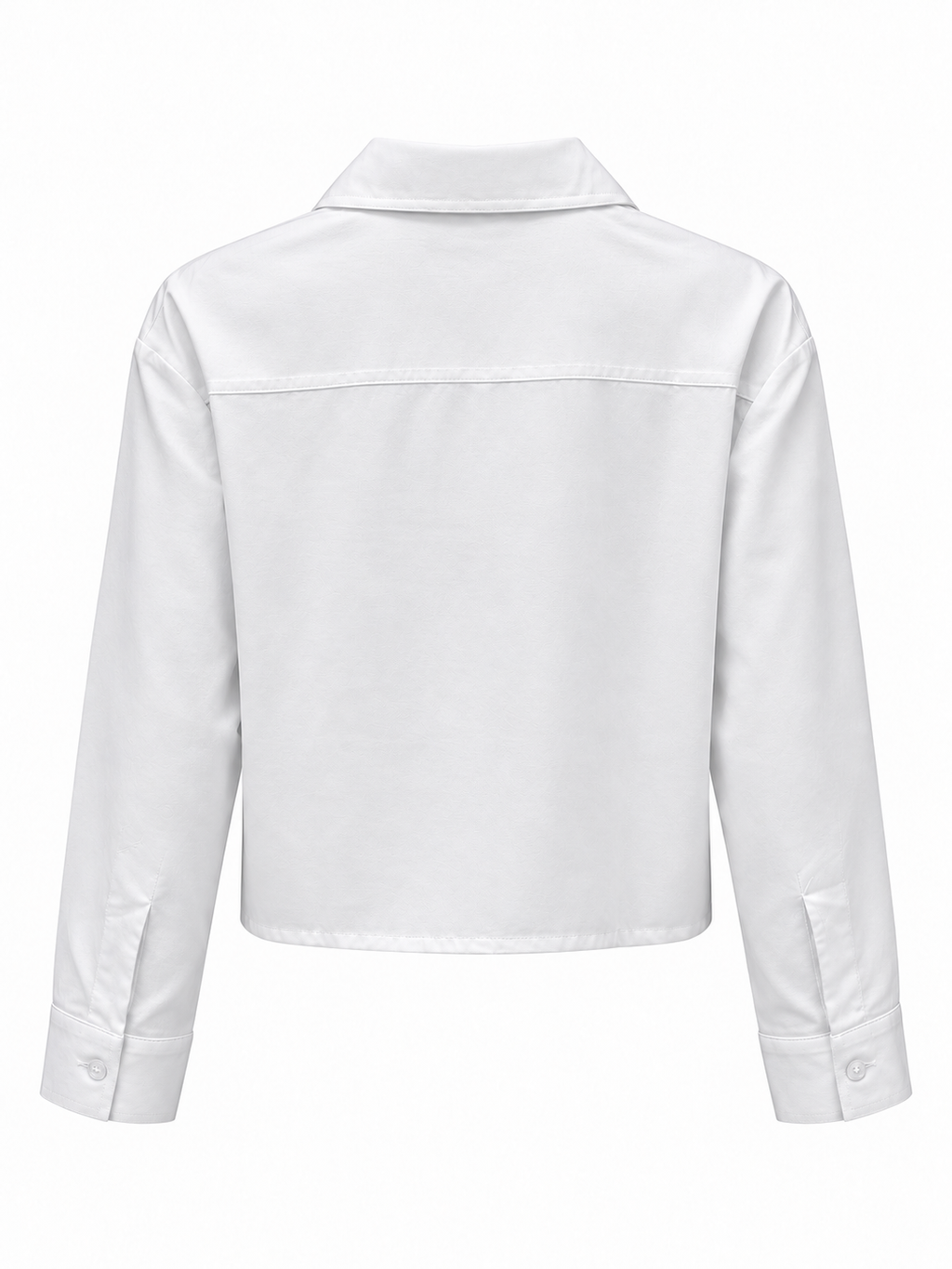 Camisa blanca con dos bolsillos con solapa — espalda